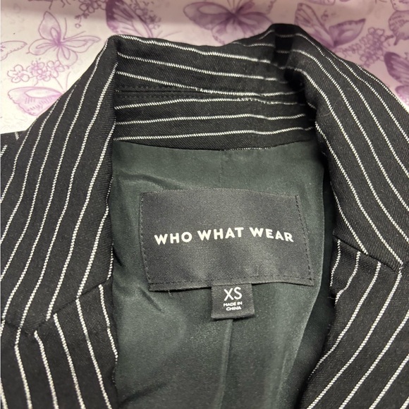 🪬Who What Wear Black Pinstripe Blazer - Picture 2 of 2